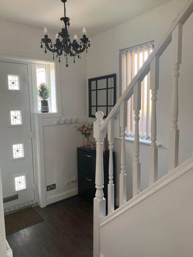 Modern 3 Bedroom Luxury Home With Private Drive Idle Extérieur photo